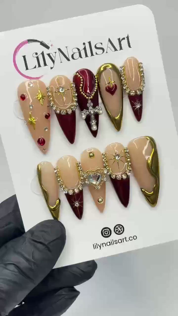 Thumbnail: Red & Gold Royal Theme Long Stiletto Press On Nail - Luxurious Christmas