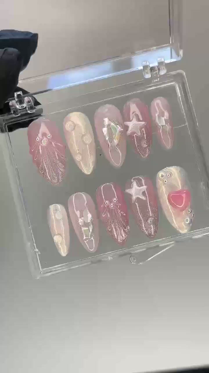 Thumbnail: Hand-Painted Free-Style SeaShell 3D Summer Almond Press On Nails