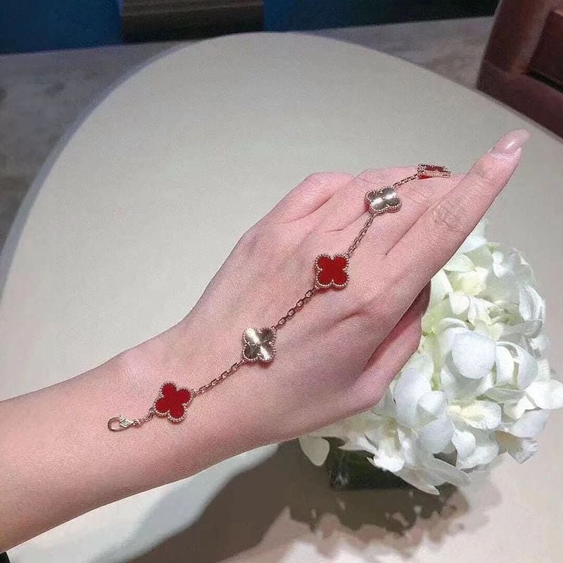 Thumbnail: Vintage Alhambra Five Motifs Carnelian Clover Bracelet
