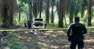 Hallan cuerpo de un hombre sin lengua dentro de un mototaxi en Jolalpan