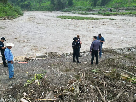 Lluvias dejan incomunicadas a comunidades de Puebla y Veracruz tras el desbordamiento de ríos