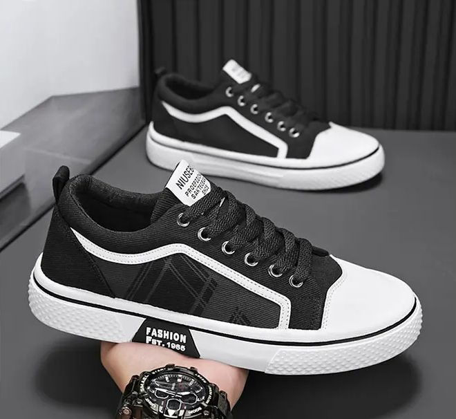 Thumbnail: Summer fashion trend, versatile men's new breathable canvas shoes and casual spo
