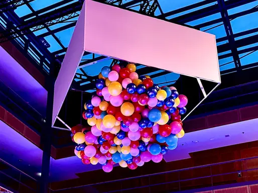 Ballondekoration Anbieter vergleichen. Worauf Unternehmen, Hotels und Eventagenturen wirklich achten sollten