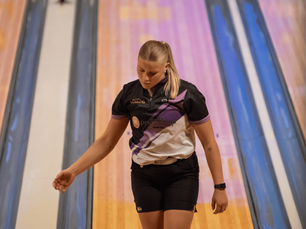 Nora Johansson rises to second place after Round 3 at the 2025 PWBA Anniversary Open in Green Bay