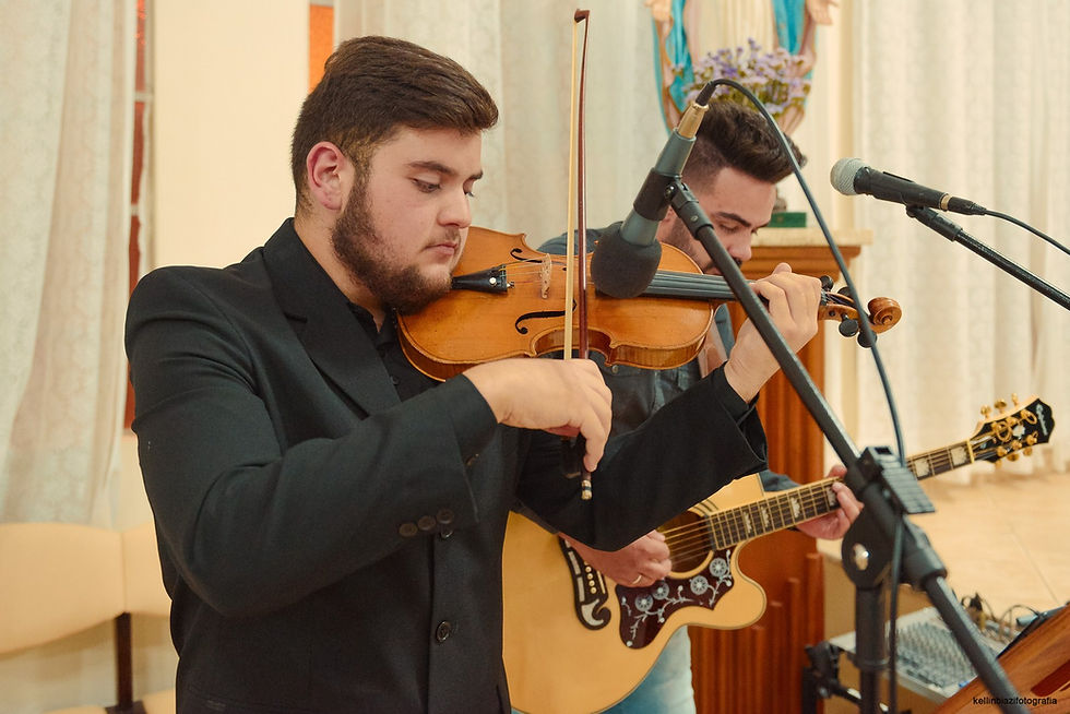 Thiago Woicolesko ao violino
