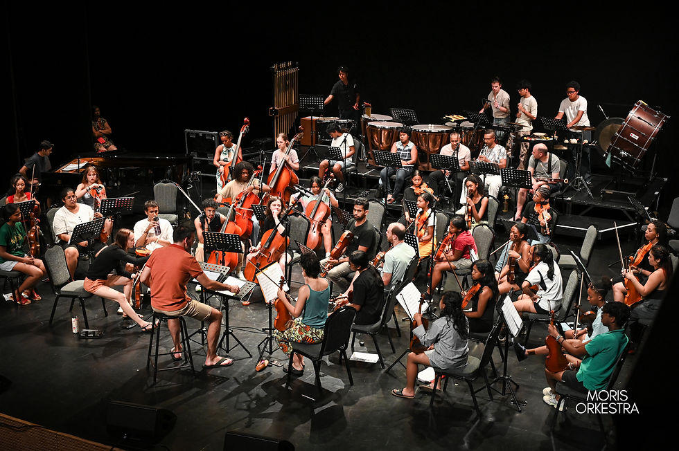 Répétition de l'orchestre au Caudan Arts Centre