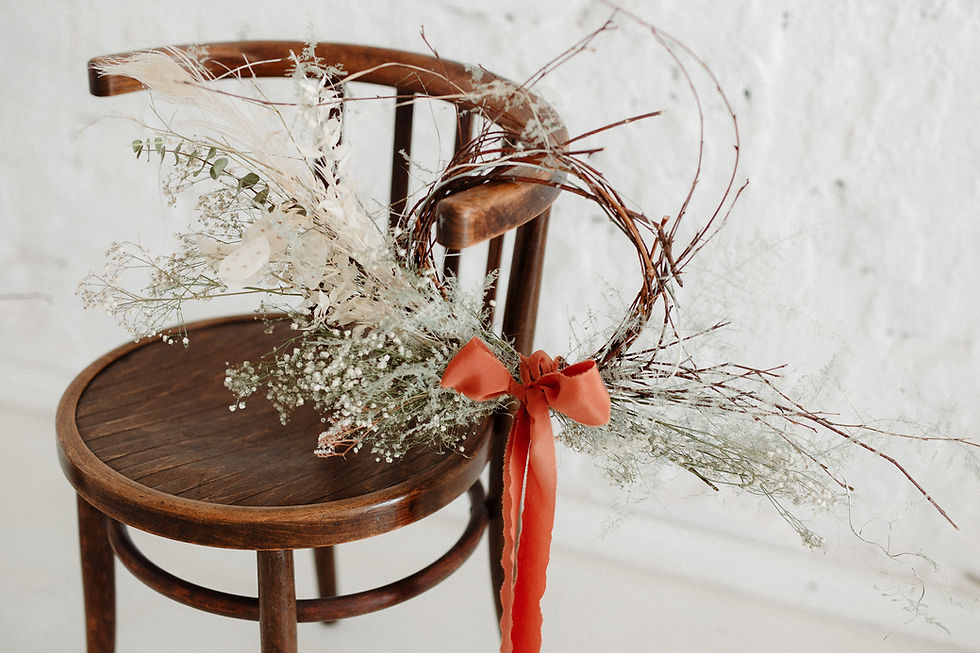 Indexkép: Terrakotta színű növényi festett hernyóselyem szalag