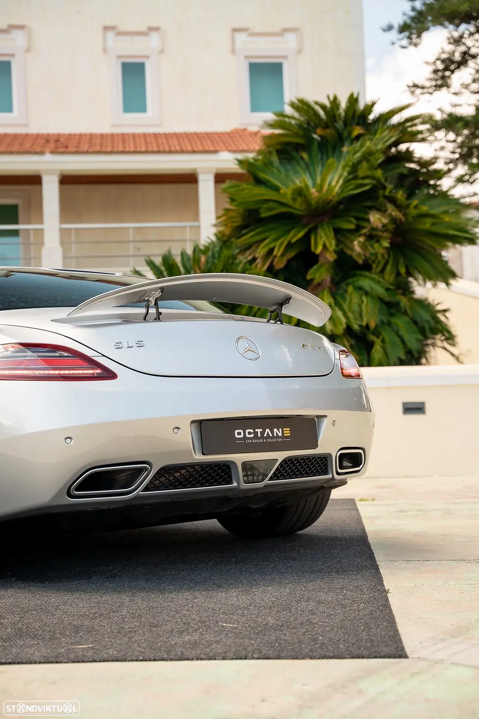 Thumbnail: Mercedes-Benz SLS 63 AMG Standard