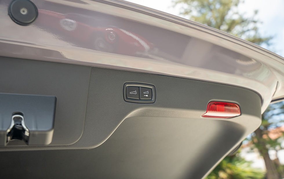 Miniatura: Porsche Macan Electric 4