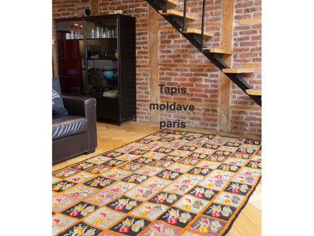 Quelle couleur de tapis associer avec un mur en brique rouge ?