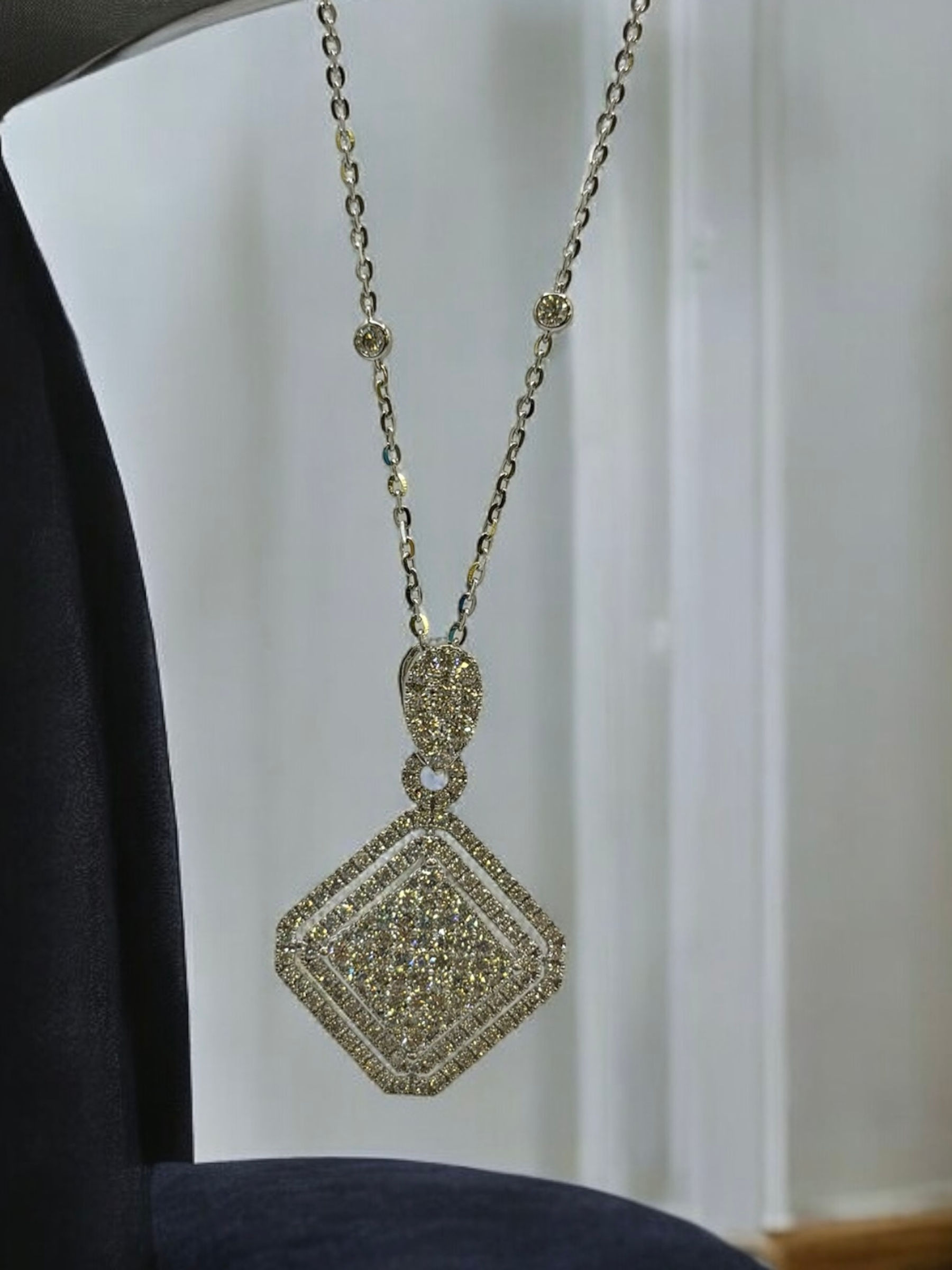 Diamond necklace 