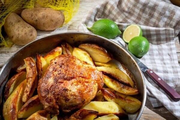 Χοιρινό στον φούρνο με πατάτες