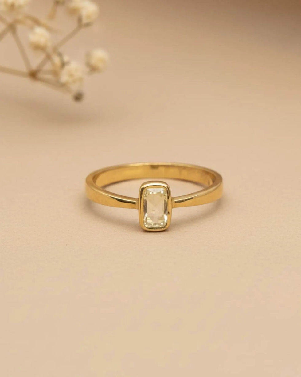 diamond baguette gold ring