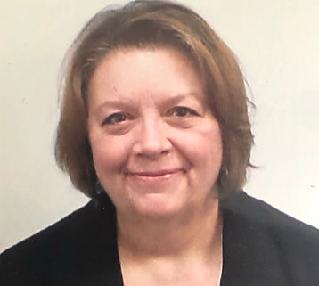 Pianist Sandra Hebert has performed throughout the U.S., Asia and Europe in recital as soloist, concerto soloist and collaborative pianist, and has recorded for Le Chant du Monde, CRI, ICMC, Juxtab and Arcadian Winds. She has been Visiting Artist in Residence at the Conservatory of Music in Wuhan, P.R. China and has also taught in Germany and Italy. Ms. Hebert holds degrees in Piano Performance including a DMA from Boston University where she studied with Anthony di Bonaventura and Bela Boszormenyi-Nagy. In addition to teaching at Rivers, she is currently Assistant Professor of the Practice of Music and Director of Chamber Music and Performance at Boston College.
