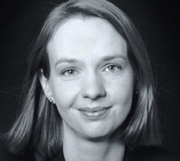 Violinist Heidi Braun-Hill enjoys a musical career as an orchestral musician, chamber musician, soloist, and teacher. She is the violin soloist and concertmaster of the Orchestra of Emmanuel Music as well as concertmaster of Odyssey Opera of Boston and the Marsh Chapel Collegium at Boston University. She performs regularly with many groups including Boston Lyric Opera, the Boston Pops, the Boston Ballet Orchestra, Boston Modern Orchestra Project, A Far Cry, Boston Festival Orchestra, Boston Landmarks Orchestra, Boston Philharmonic Orchestra, and others. At Emmanuel Music, she performs regularly as part of their weekly Bach Cantata Series, having performed over 150 Bach cantatas. Ms. Braun-Hill has appeared with numerous chamber groups, including the Arneis Quartet, Token Creek Music Festival, Sheffield Chamber Players, Baroklyn, Winsor Music, and Apple Hill Center for Chamber Music. She can be heard on recordings with various groups on the Arsis, Nonesuch, Naxos, BMOP/sound, and Albany labels as well as recordings of Bach arias on Spotify. As an educator, Ms. Braun-Hill is devoted to her students and is in demand as a skilled and nurturing teacher. She currently teaches at the Rivers School Conservatory, the Walnut Hill School for the Performing Arts, and the Bach Institute at Emmanuel Music.