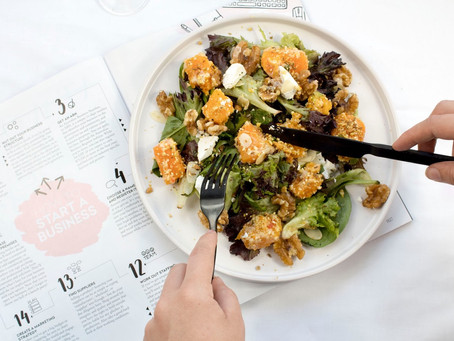 What is a dietitian?