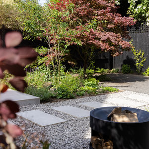 Contemporary Garden with Fire Pit