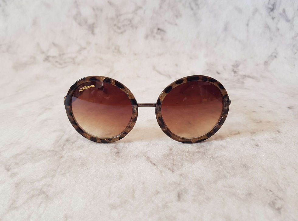 Thumbnail: Lunettes tropeziennes VANESSA en Cuir gold