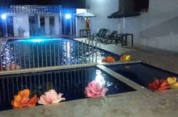 Noche en nuestra piscina