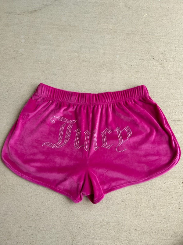 juicy couture shorts size medium