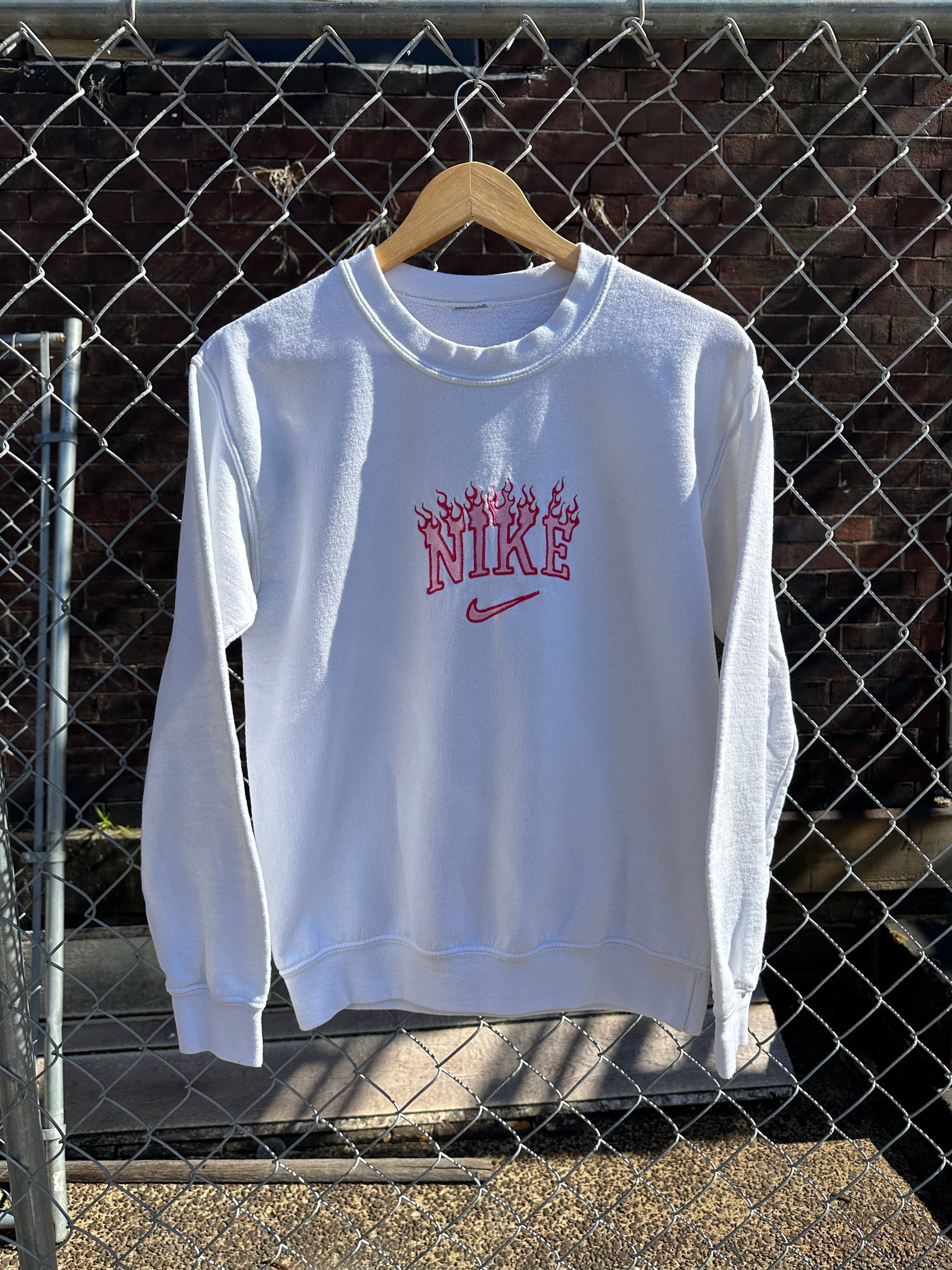 bootleg nike crewneck size small