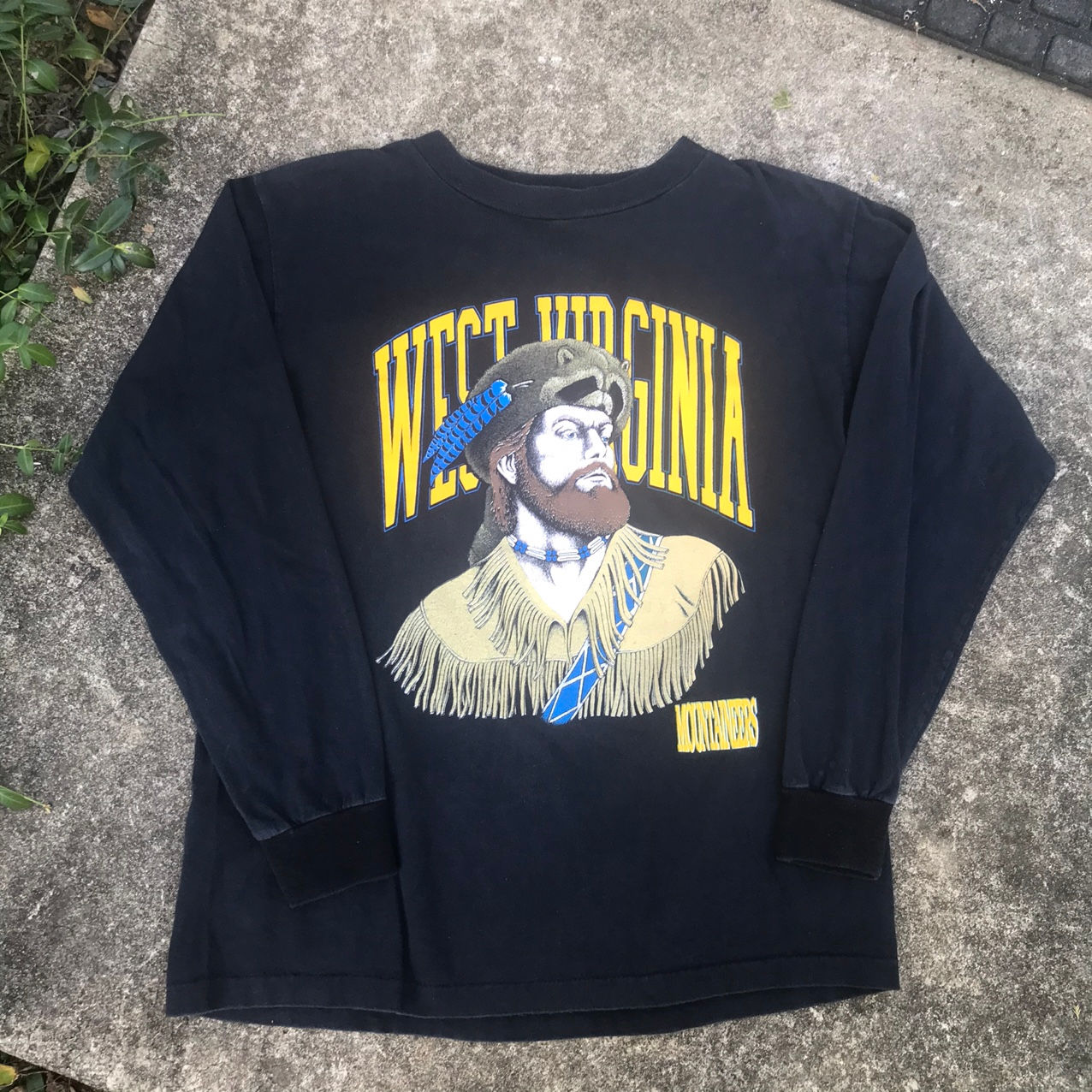 Vintage West Virginia WVU Mountaineer long sleeve tee size large