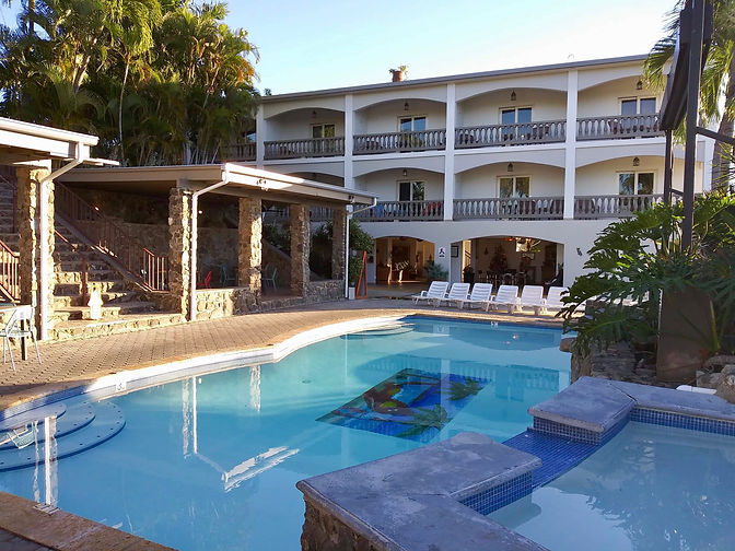 Lazy Parrot Inn Hotel