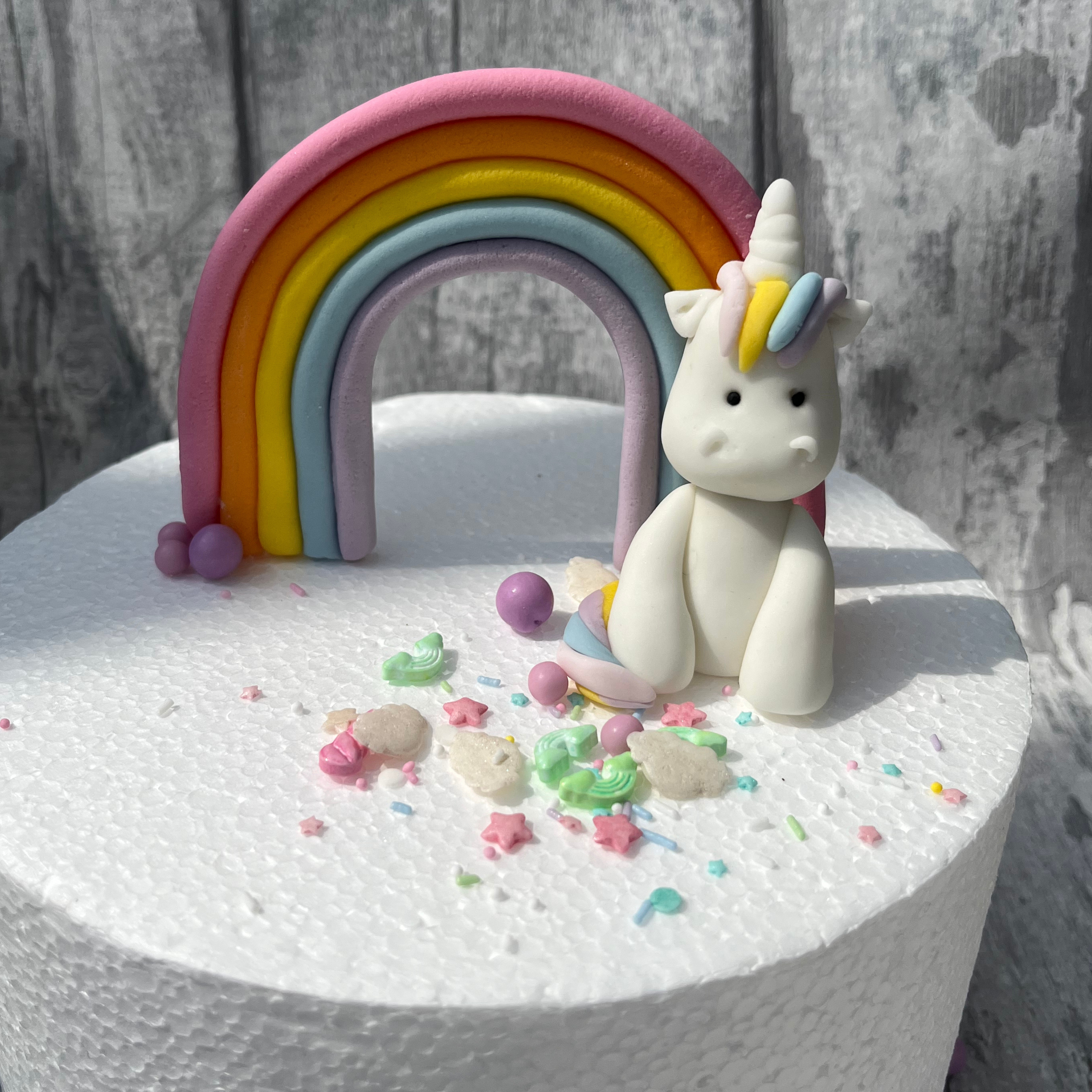 Unicorn & Rainbow fondant cake topper