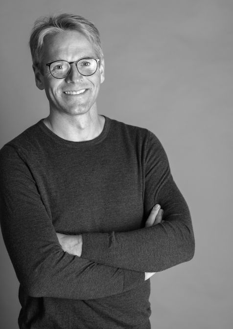 Portrait Daniel Hildbrand fotografiert von Anouk Baumann im Studio in Sursee