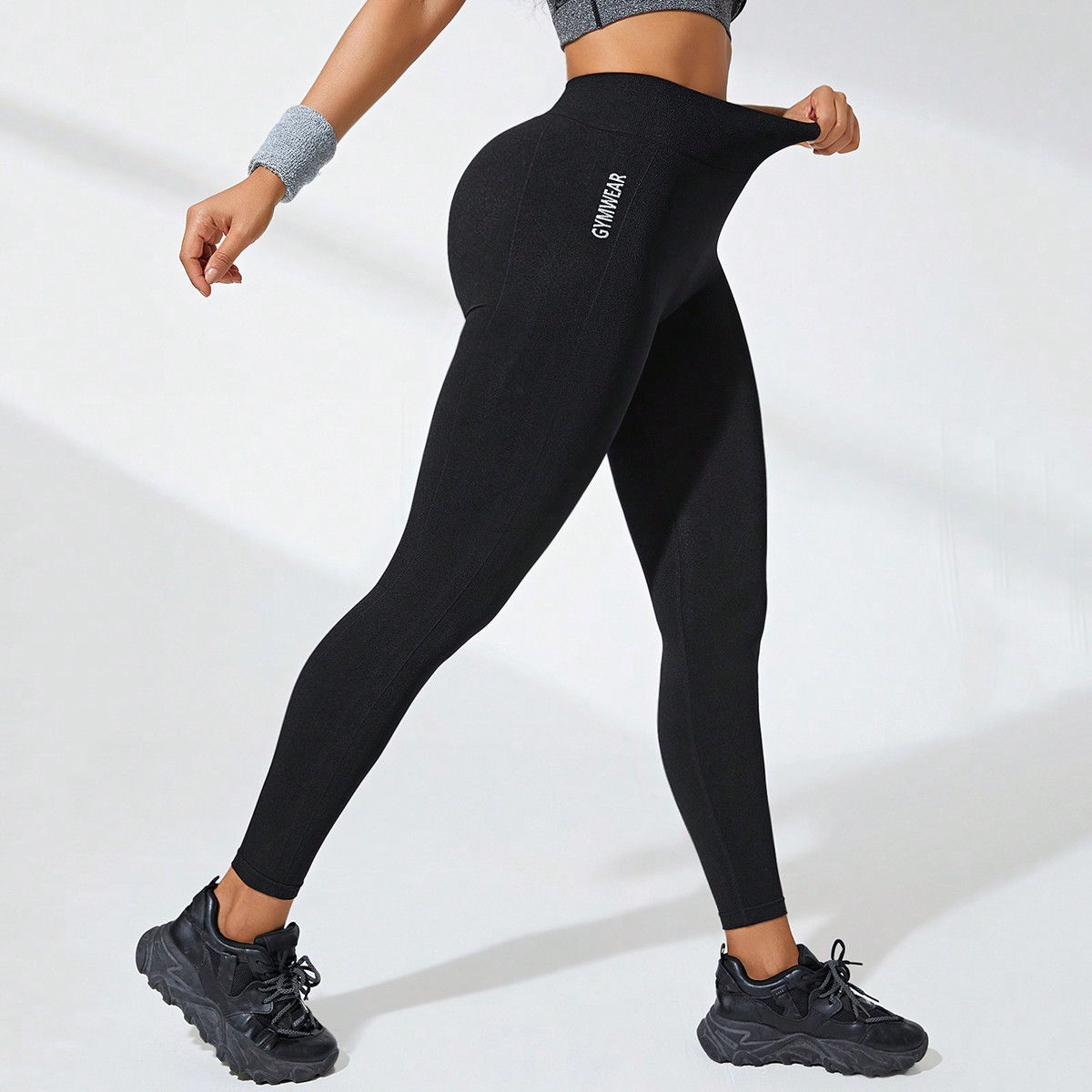 Legging Feminina Preta de Cintura Alta com Controle de Abdômen – Macia, Model