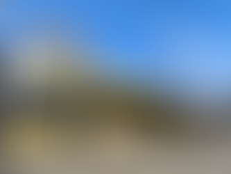 Carro com bebé colide contra metro em Matosinhos