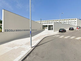 Student kicks teacher at Padrão da Légua High School