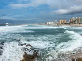 Banhos nas praias de Matosinhos desaconselhados por “contaminação microbiológica”