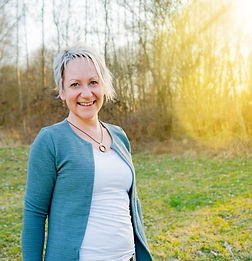 Portrait von Bettina Schwarzbach – Gründerin von Selbstbestimmt im Naturumfeld