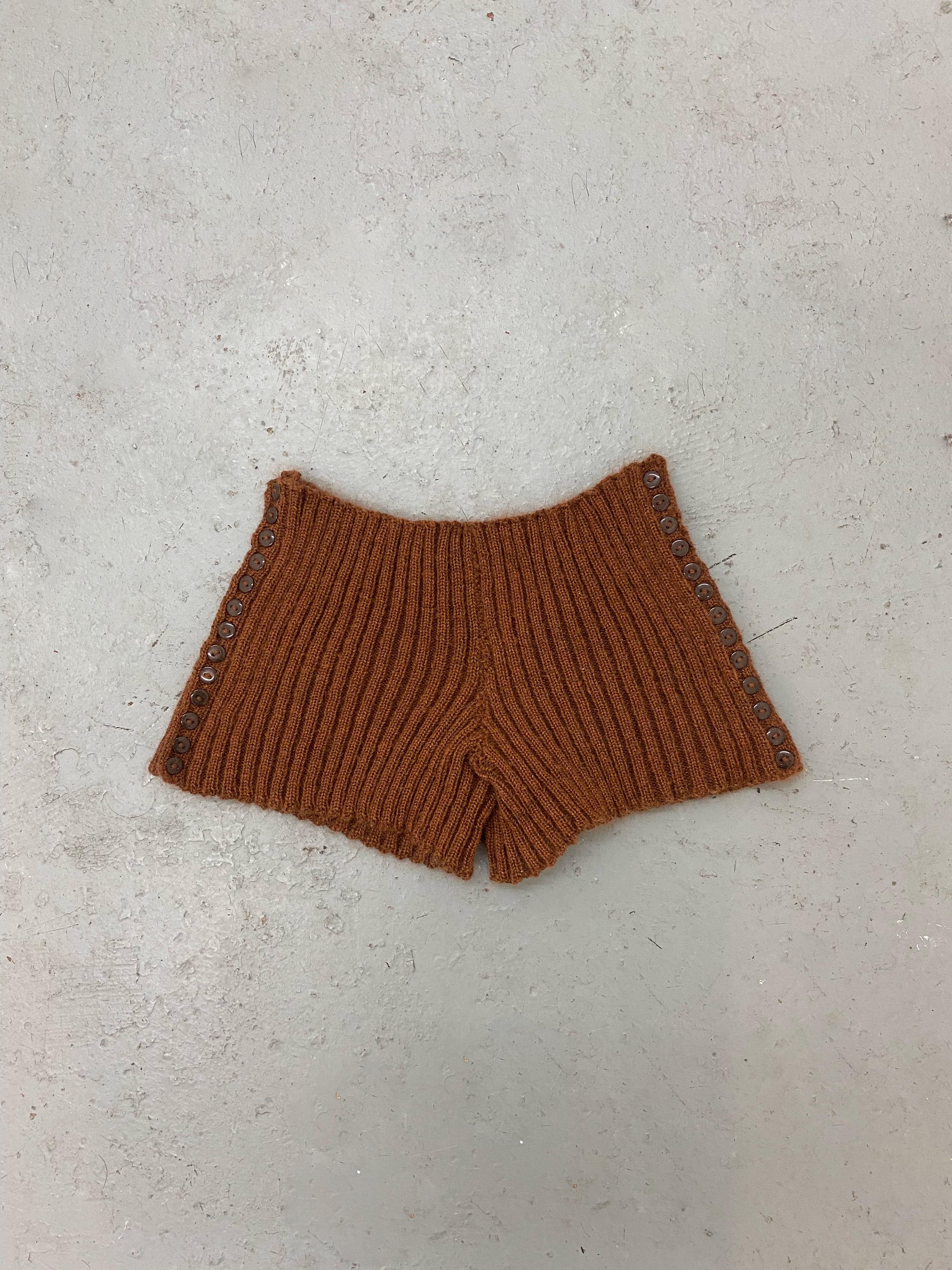 Button Side Shorts - Low