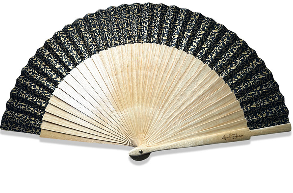 éventail noir en bois de chêne