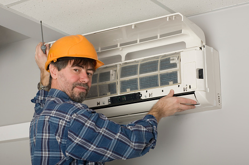 8 Signs You’re About to Hire a Bad Contractor