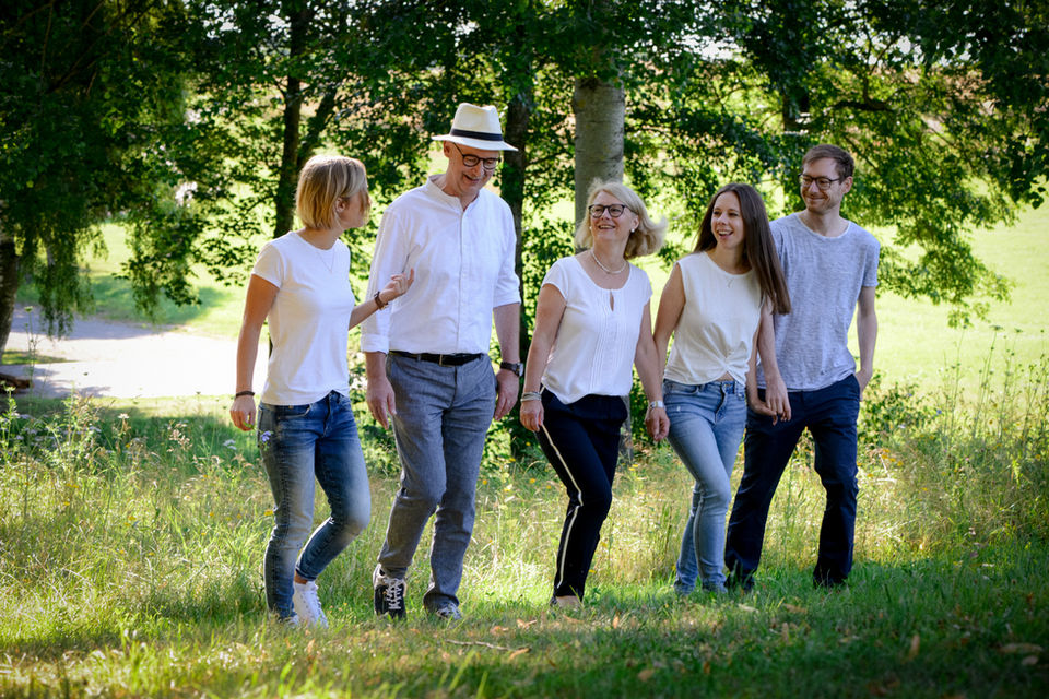 Familien-Fotoshooting Oberndorf Spaziergang Natur