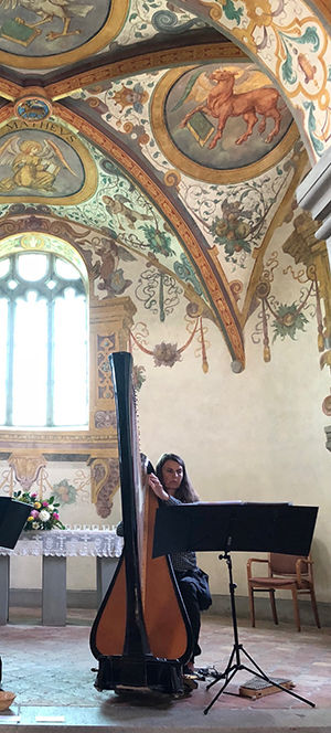 Trauerfeiermusik-Kirche.jpg