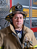 Bombeiro e caminhão