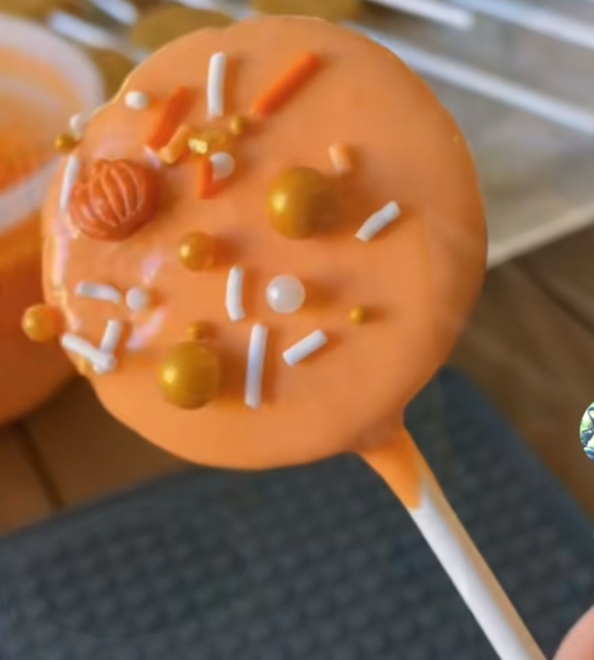 Pumpkin spice cake pop