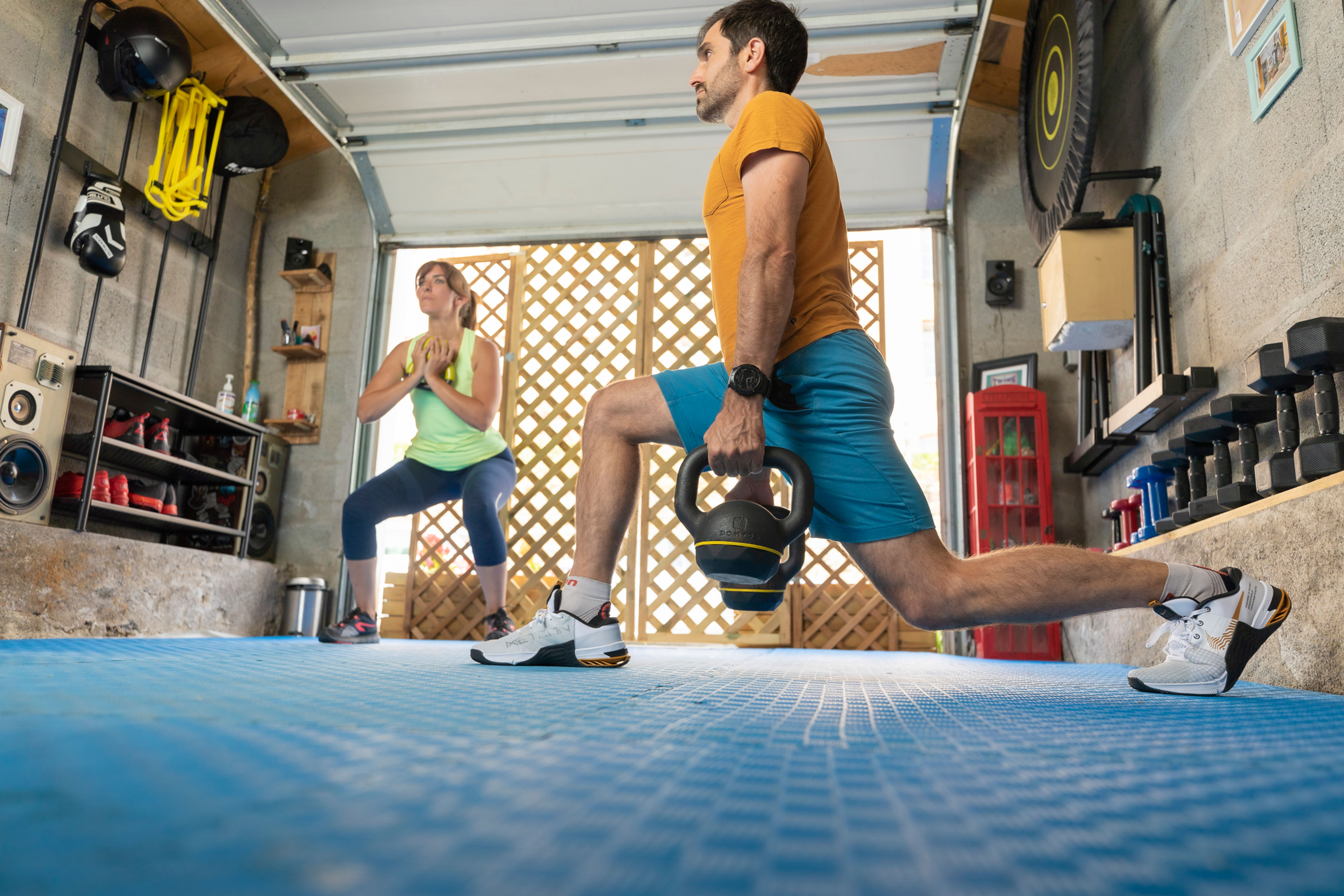 Personnes lors d'une séance en circuit training.
