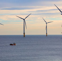 Llevado por el Viento: El Auge Global de la Energía Eólica Marítima