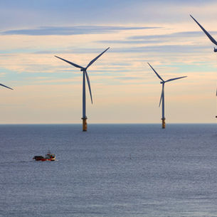 Llevado por el Viento: El Auge Global de la Energía Eólica Marítima