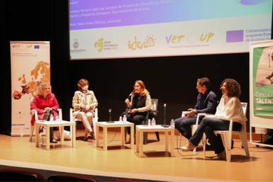 ROUND TABLE - ORIENTA'T - VET UP - 10.png