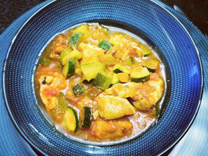 Filet de poulet aux courgettes et chorizo dans l'ultra pro Tupperware