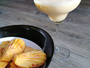 Madeleines salées aux poivrons et chèvre frais dans le moule Tupperware
