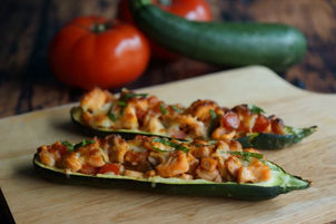 Barquettes de courgettes farcies au saumon et mozzarella dans l'ultra pro Tupperware