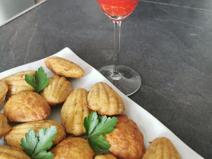 Madeleines aux maquereaux et cocktail fraises