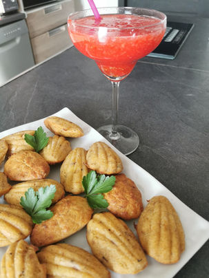 Madeleines aux maquereaux et cocktail fraises
